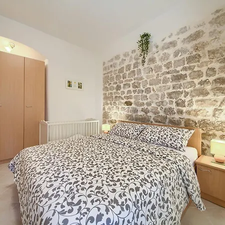 Chic And Charming Krk Downtown - Classic Apartament *