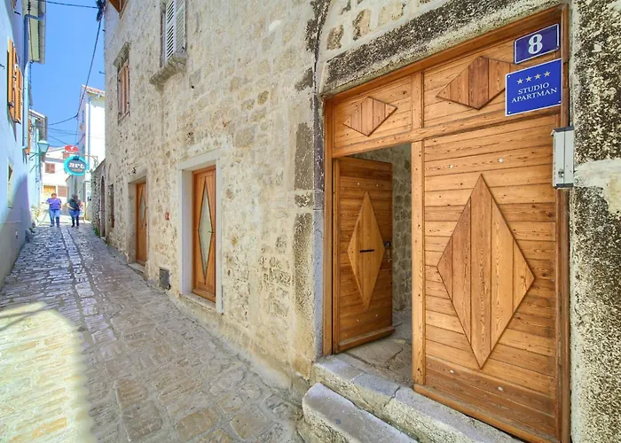 Chic And Charming Krk Downtown - Classic