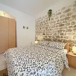 Apartman Chic And Charming Krk Downtown - Classic Krk Town