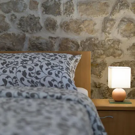 Chic And Charming Krk Downtown - Classic Apartman